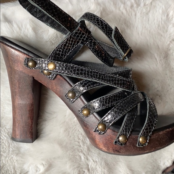 Kenneth Cole black strapy heels size 7 - Picture 3 of 4